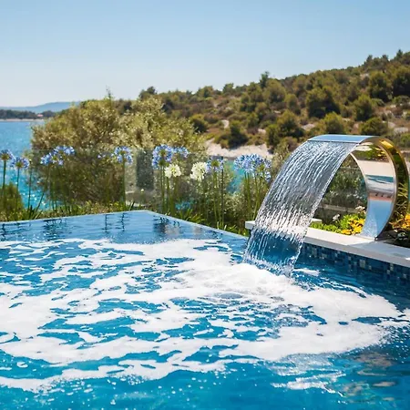 Vila Luxury Seafront Blue Heaven Ciovo With Pool Trogir