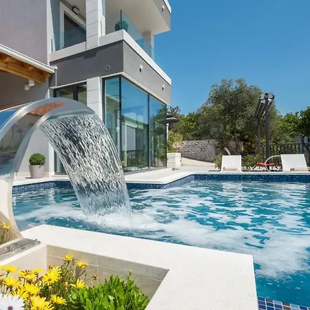 Vila Luxury Seafront Blue Heaven Ciovo With Pool *