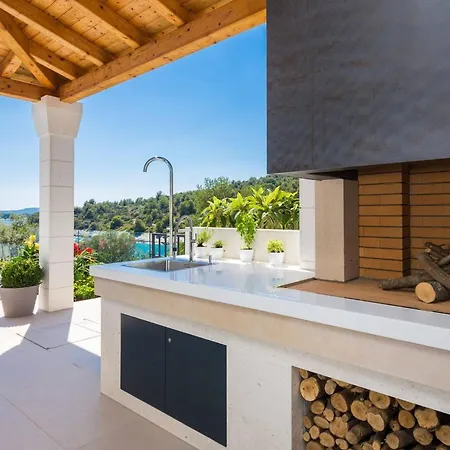 Vila Luxury Seafront Blue Heaven Ciovo With Pool