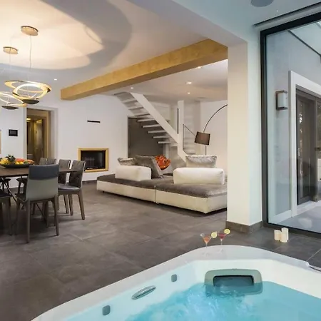 Luxury Seafront Blue Heaven Ciovo With Pool Vila *