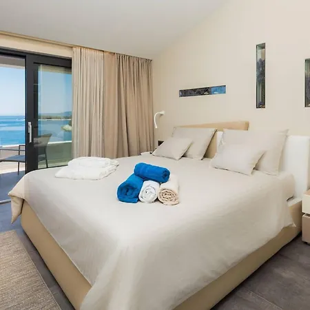Luxury Seafront Blue Heaven Ciovo With Pool *