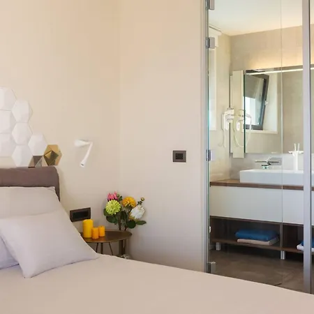 Vila Luxury Seafront Blue Heaven Ciovo With Pool Trogir
