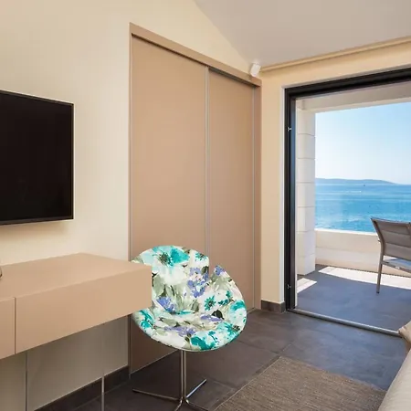 Vila Luxury Seafront Blue Heaven Ciovo With Pool Trogir