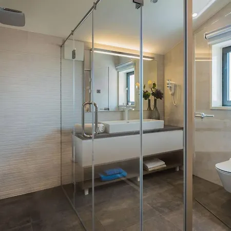 Luxury Seafront Blue Heaven Ciovo With Pool Трогір