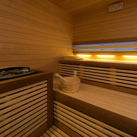 Вілла Luxury Seafront Blue Heaven Ciovo With Pool Трогір