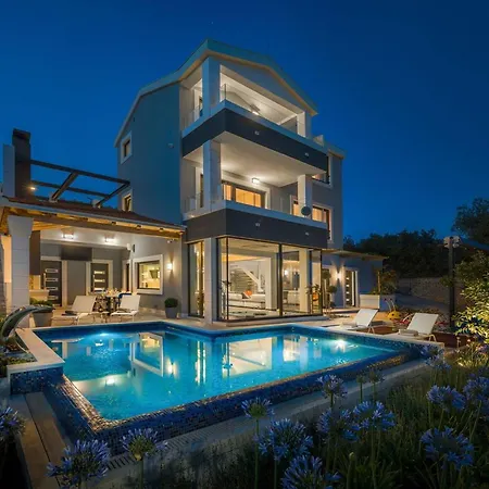 Luxury Seafront Blue Heaven Ciovo With Pool